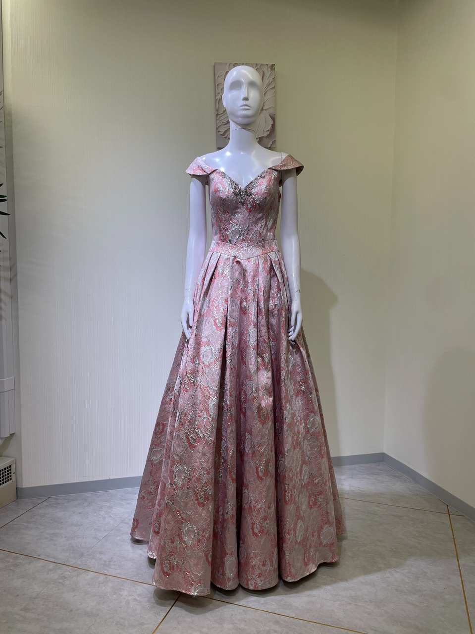 【レンタルドレス 4378】オフショル花柄ラメ混ジャガードフレア姫ロングドレス ピンク